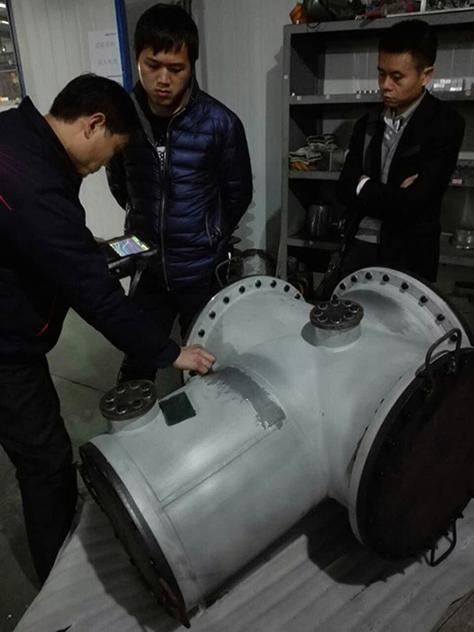 客戶檢查我公司GIS殼體超聲波探傷。